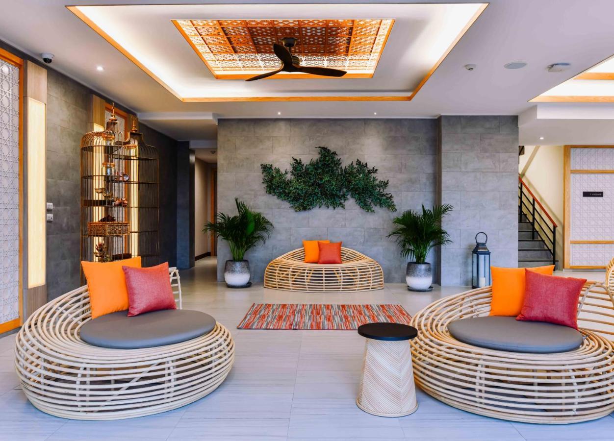 Skyview Resort Phuket Patong Beach Ngoại thất bức ảnh The lobby of the resort