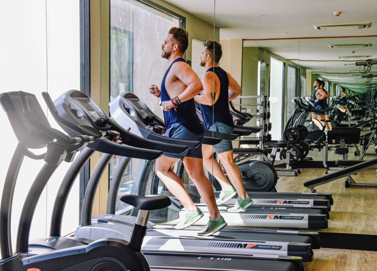 Skyview Resort Phuket Patong Beach Ngoại thất bức ảnh A treadmill in use