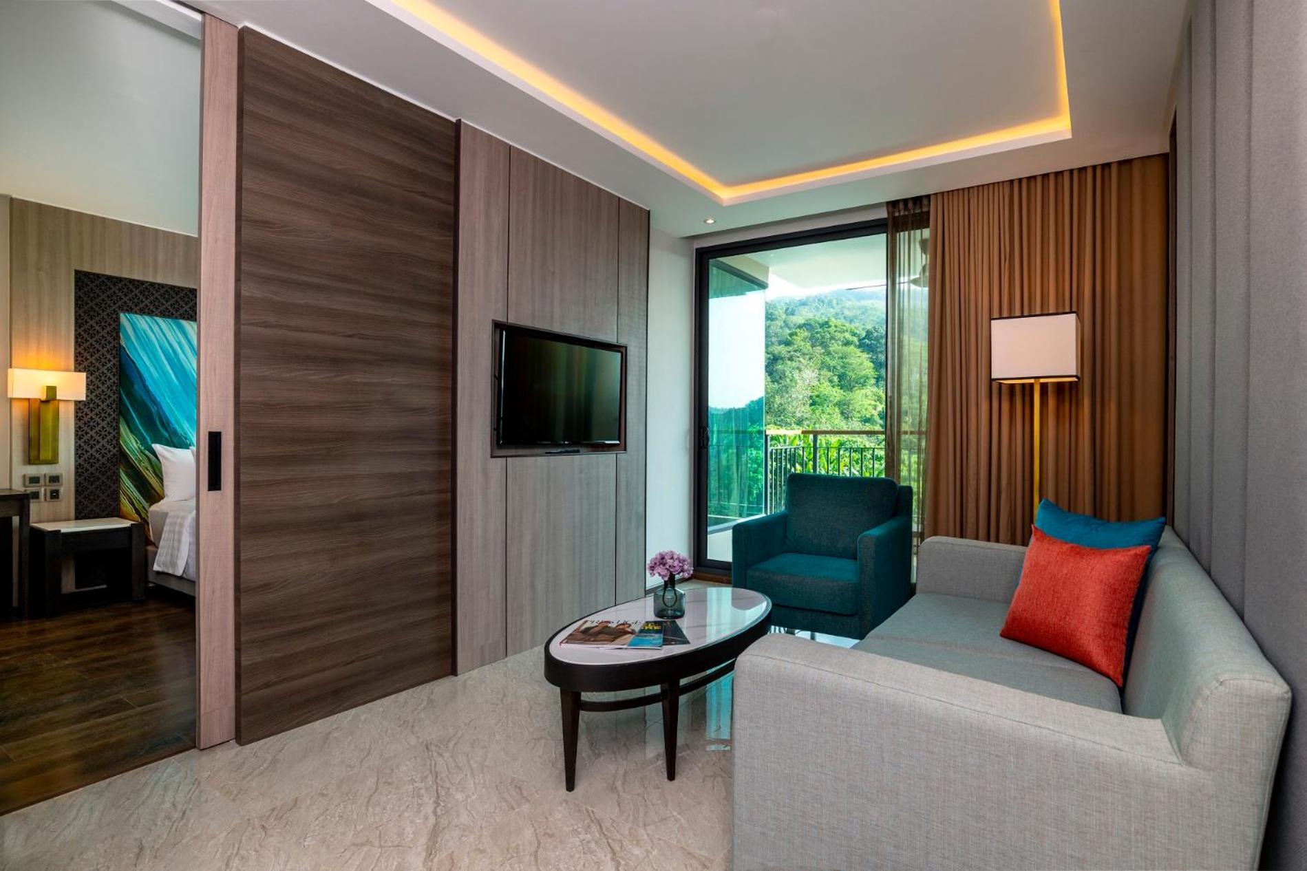 Skyview Resort Phuket Patong Beach Ngoại thất bức ảnh Deluxe Suite